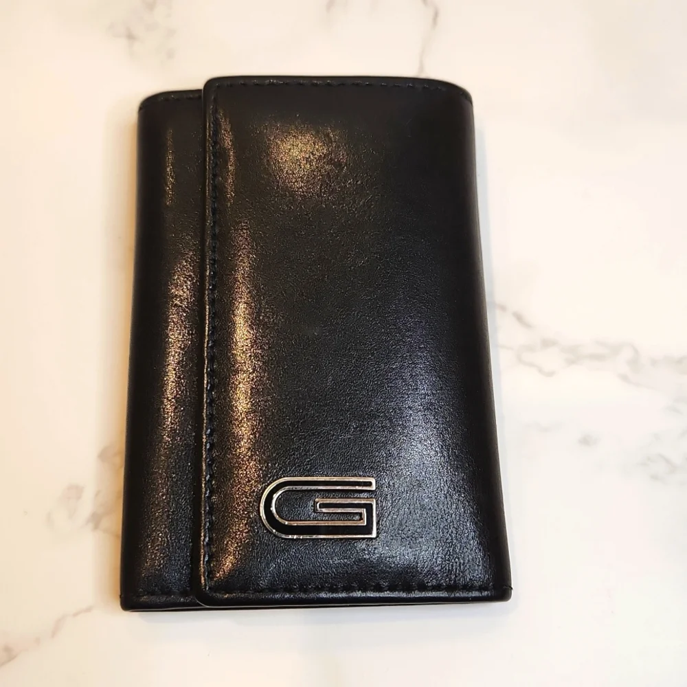 Authentic Gucci 6 Key Case